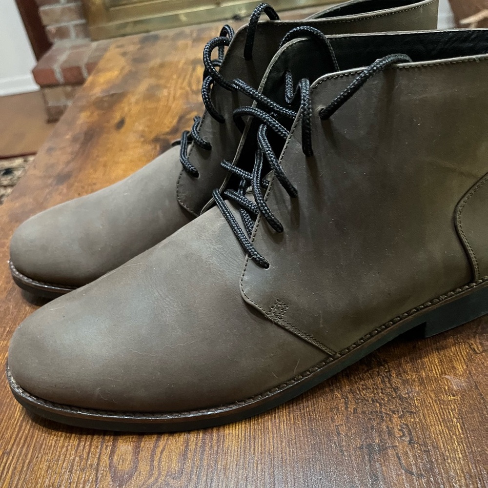 Nisolo Chukka Boots Minimalist Design
